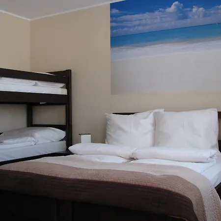 Krzywy W Ostrowie Morza Brzeg