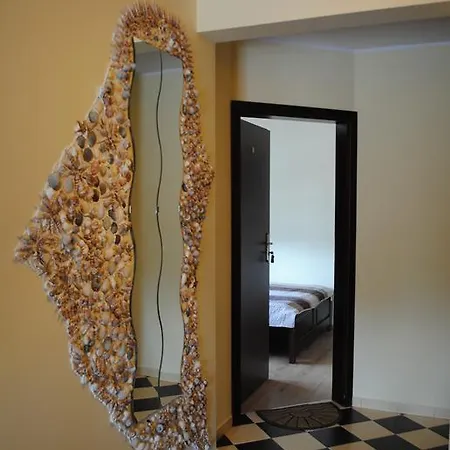 Krzywy W Ostrowie Morza Brzeg