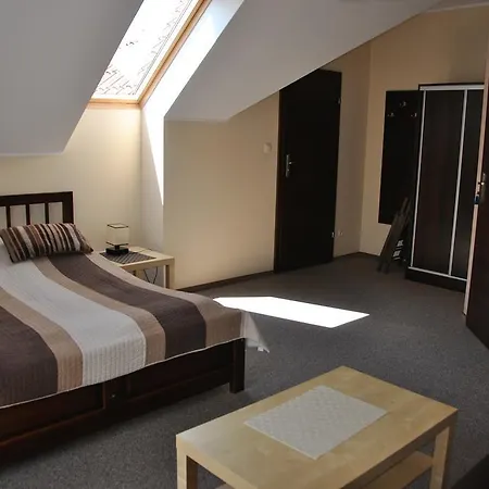 Krzywy W Ostrowie Morza Brzeg *