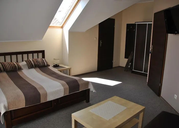 Krzywy W Ostrowie Morza Brzeg *